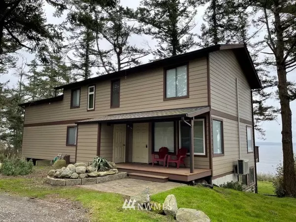 982 Scenic Heights ST, Oak Harbor, WA 98277