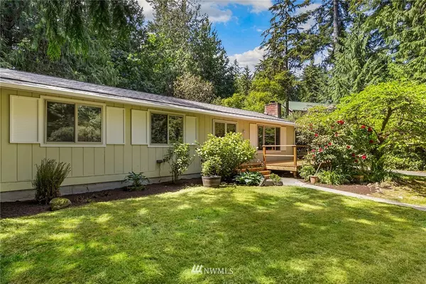 10361 NE Sasquatch LN, Bainbridge Island, WA 98110