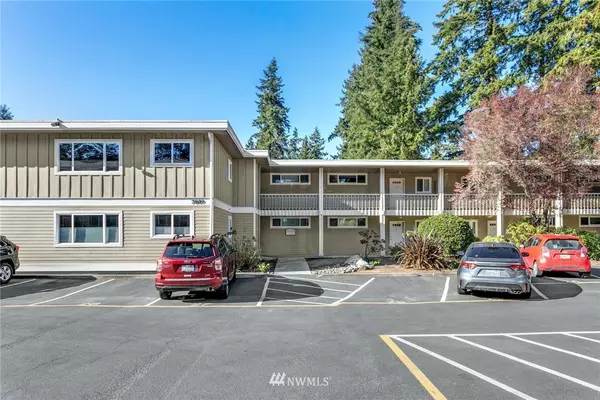 7809 218th ST SW #8, Edmonds, WA 98026