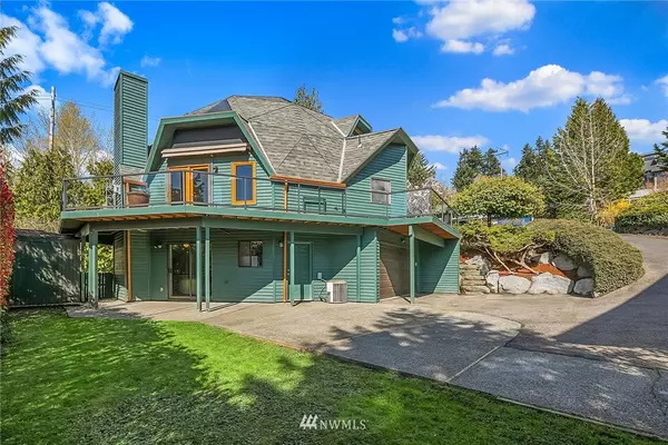 7611 111th PL SE, Newcastle, WA 98056