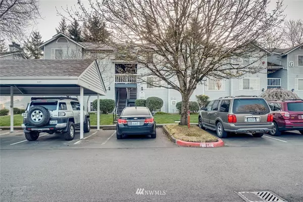 7453 Newcastle Golf Club #G101, Newcastle, WA 98059