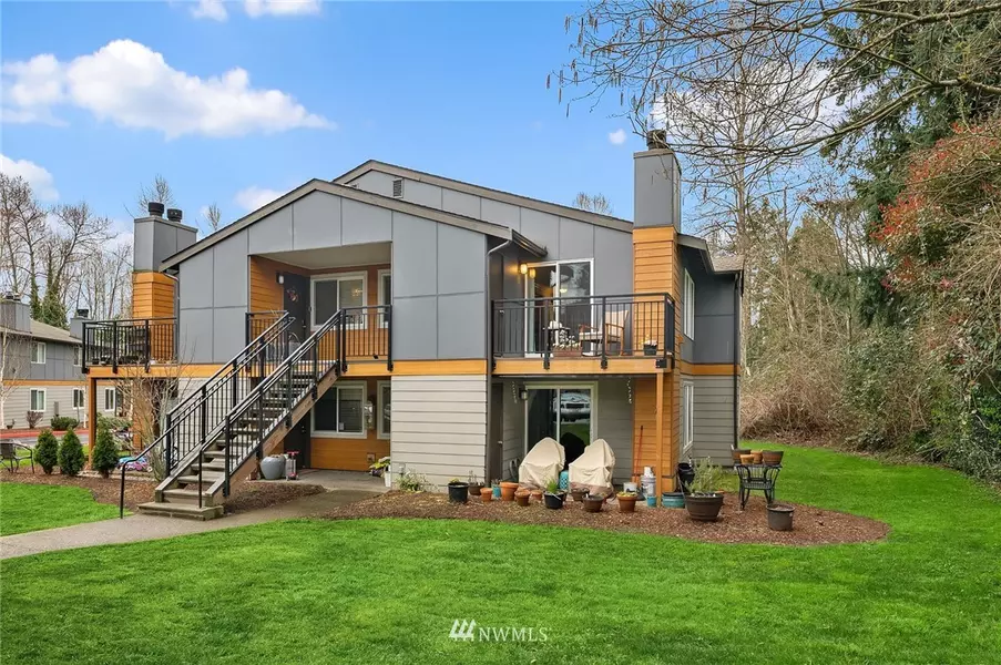 10809 NE 147th LN #M202, Bothell, WA 98011