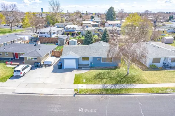 815 S Evergreen DR, Moses Lake, WA 98837