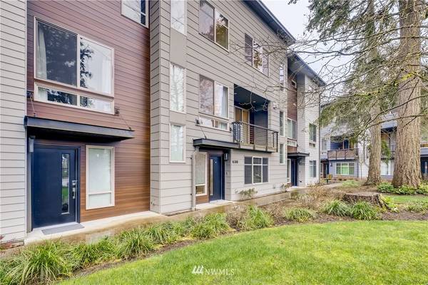 16388 NE 16th CT #A-2, Bellevue, WA 98008