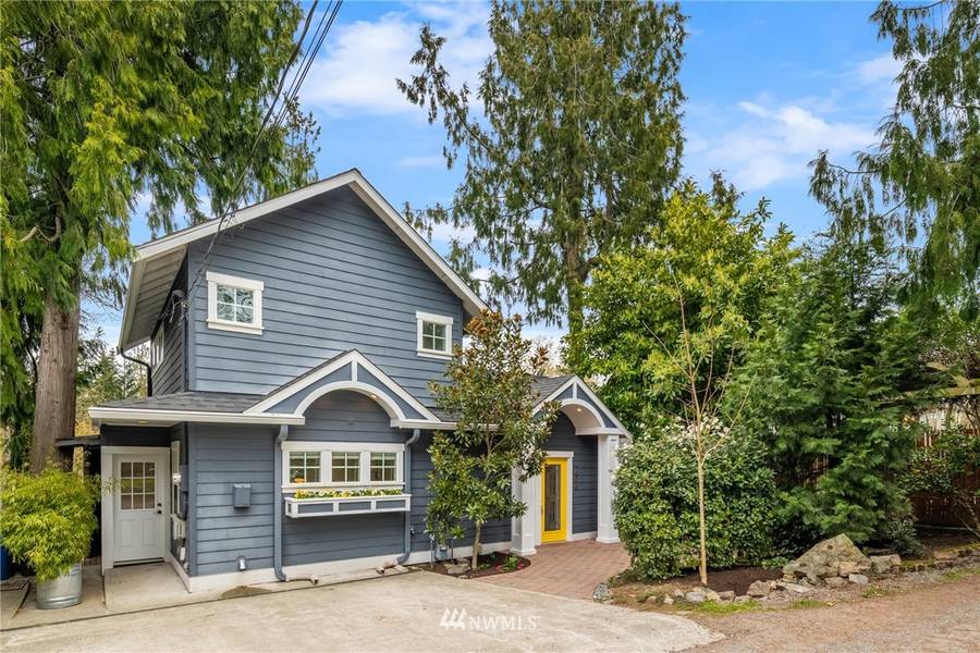 4606 SW Maple WAY, Seattle, WA 98136