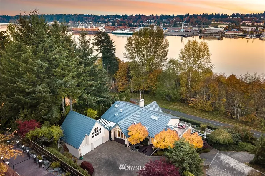 425 W Bay DR NW, Olympia, WA 98502