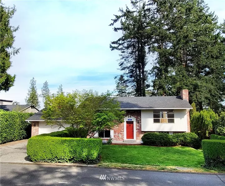 16492 COUNTRY CLUB DR, Burlington, WA 98233