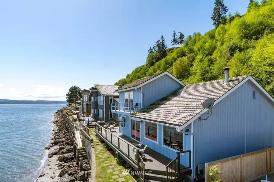 2331 Hidden Beach DR, Greenbank, WA 98253