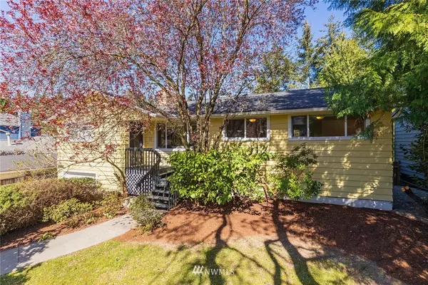 Seattle, WA 98115,9232 Sand Point WAY NE