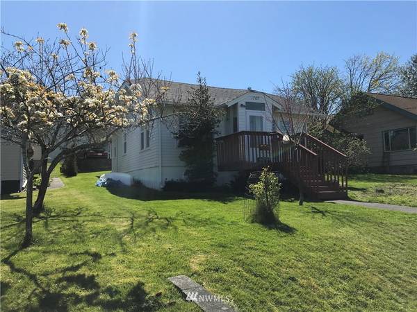 1707 7th ST, Anacortes, WA 98221