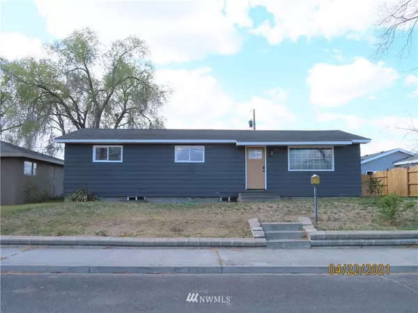 1214 W Lakeside DR, Moses Lake, WA 98837