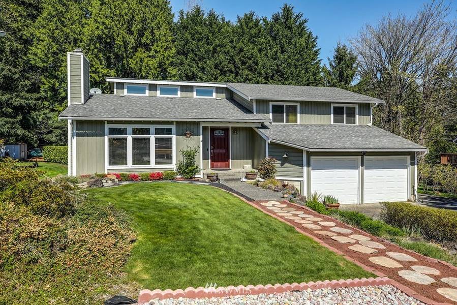 10646 NE 204th PL, Bothell, WA 98011