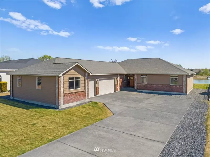 525 Laguna DR, Moses Lake, WA 98837