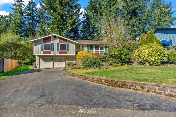 749 NE Pinecrest DR, Bremerton, WA 98311