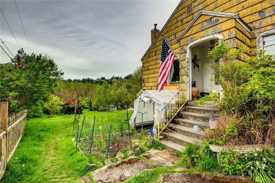1913 Fairhaven AVE, Bellingham, WA 98229