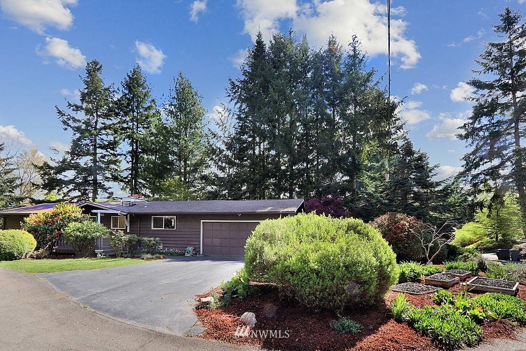 6256 NE 204th PL, Kenmore, WA 98028