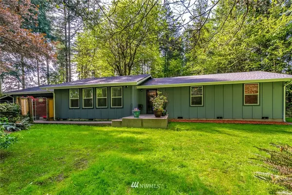 3845 Steamboat LOOP NW, Olympia, WA 98502