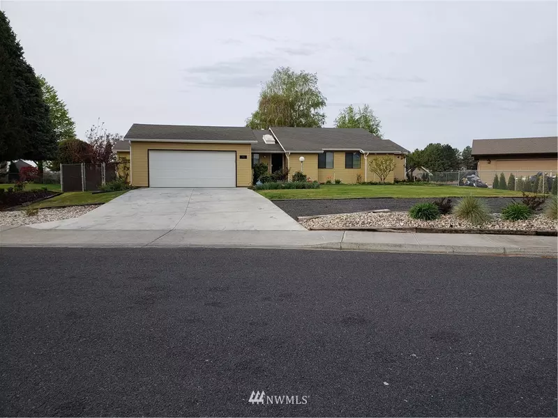 920 Laguna DR, Moses Lake, WA 98837