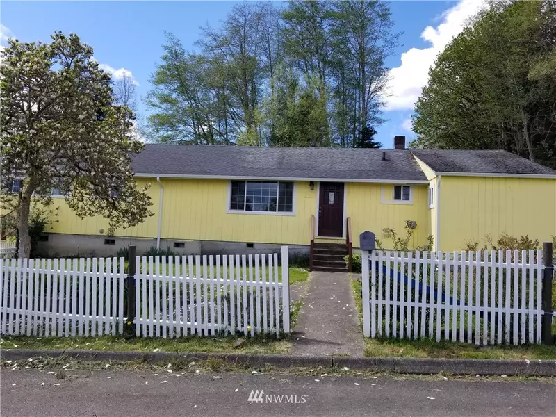 121 N 6th ST, Montesano, WA 98563