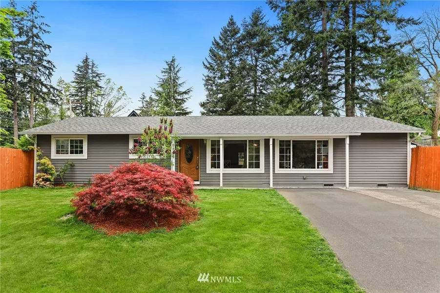 19505 32nd AVE NE, Lake Forest Park, WA 98155