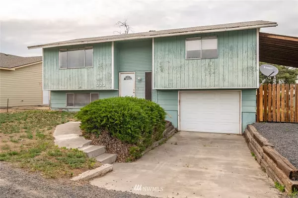 Moses Lake, WA 98837,223 Sybel LN