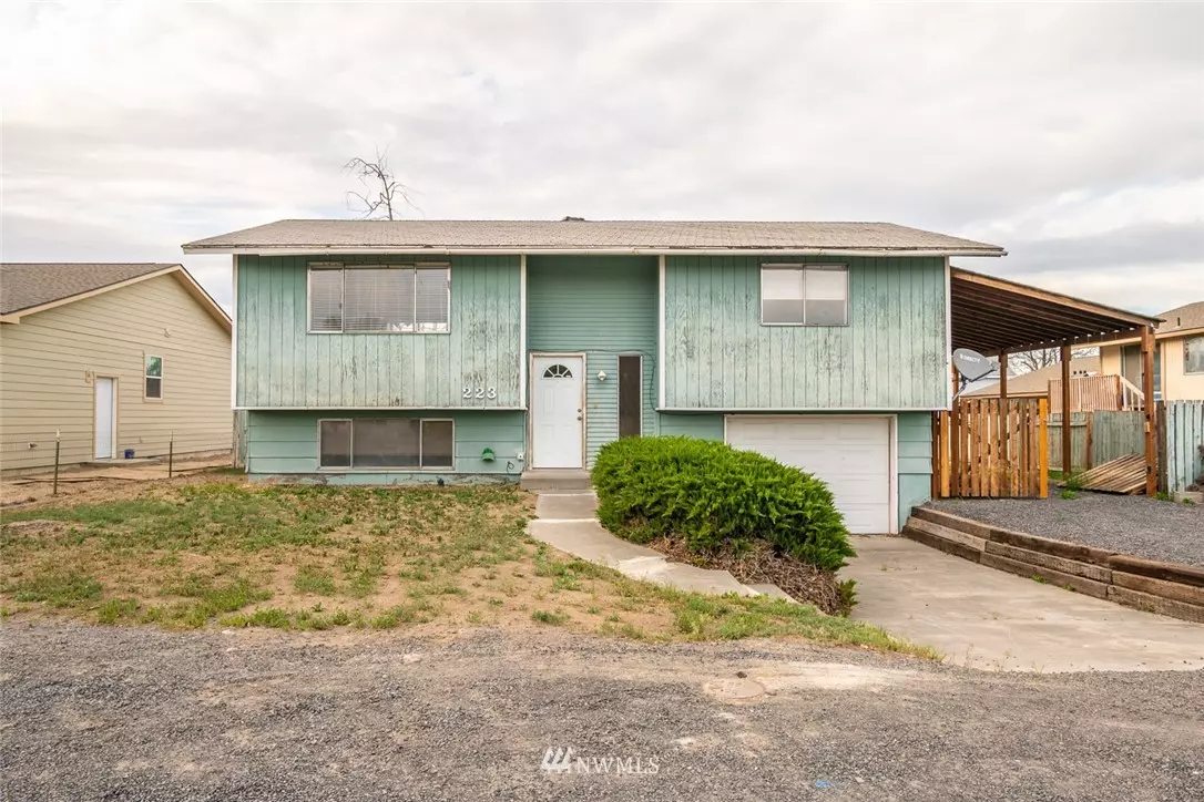 Moses Lake, WA 98837,223 Sybel LN