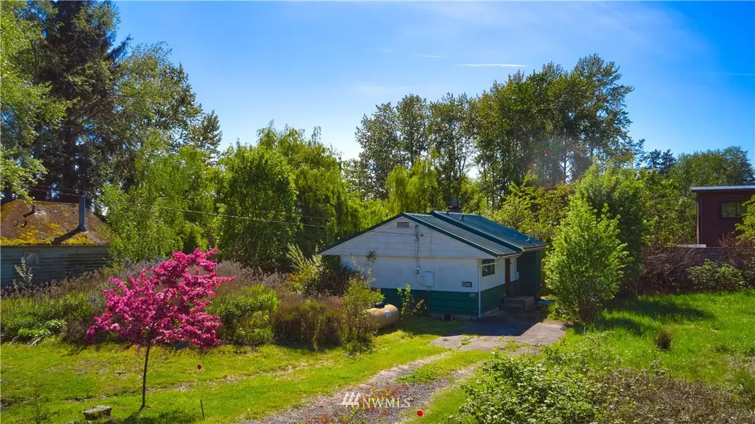 671 Largaud DR, Point Roberts, WA 98281