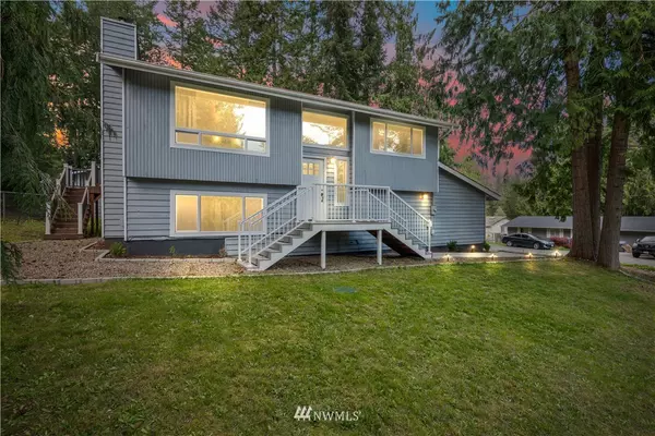 3933 Silver LN NW, Bremerton, WA 98312