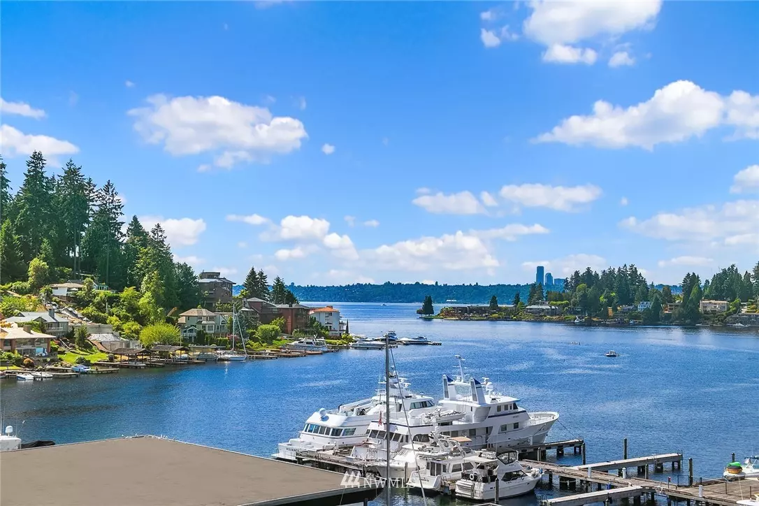 Bellevue, WA 98004,9951 Lake Washington BLVD NE #35