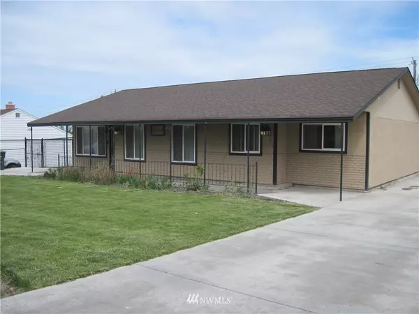 1022 E Terrace AVE, Moses Lake, WA 98837