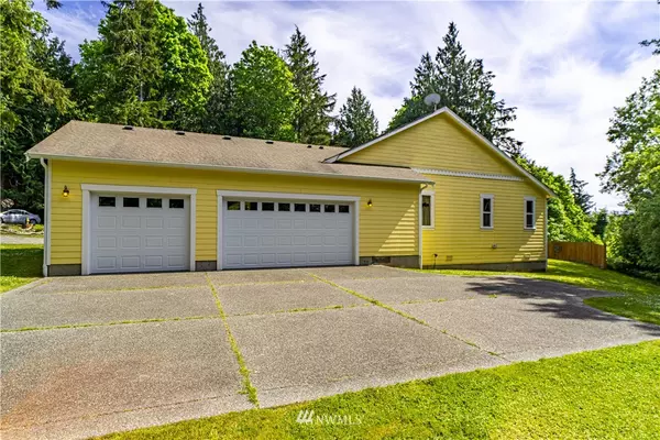 Camano Island, WA 98282,2067 Bayridge LN