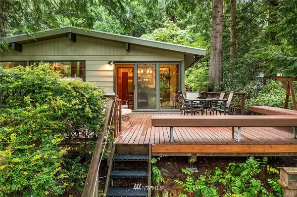 9055 Nisqually WAY NE, Bainbridge Island, WA 98110