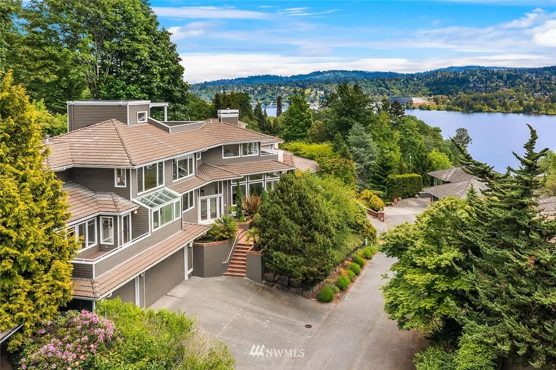 Mercer Island, WA 98040,9040 SE 79th ST