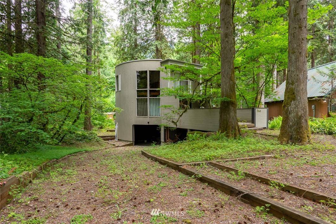 7040 Austin Pass RD, Glacier, WA 98244