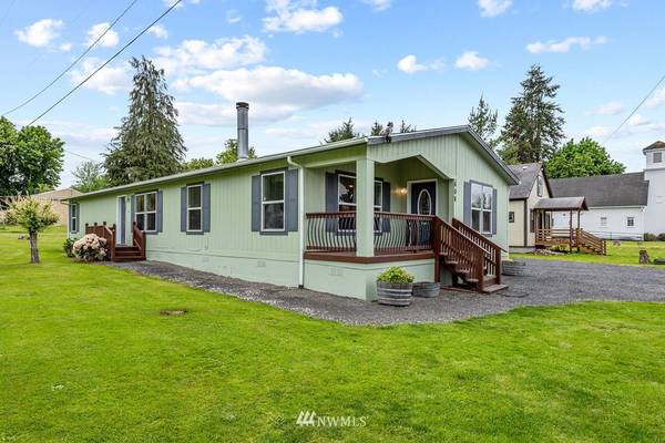 608 D ST, Vader, WA 98593