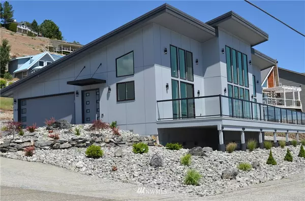 100 Riviera DR, Chelan, WA 98816