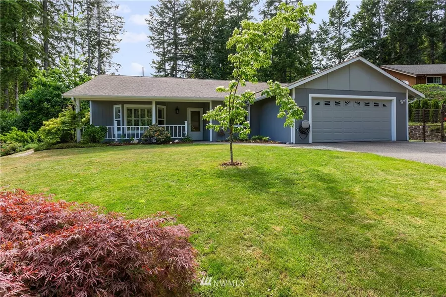 51 NE Rainier PL N, Belfair, WA 98528