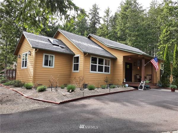 800 E Soderberg RD, Allyn, WA 98524