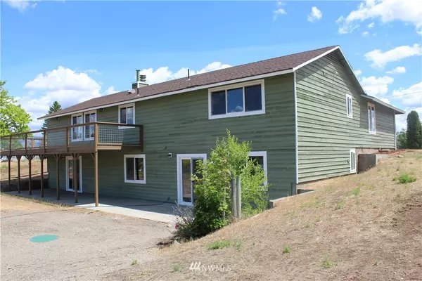 Omak, WA 98841,720 Ridge DR W