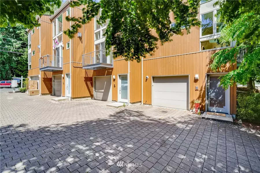 4306 36th AVE W #D, Seattle, WA 98199