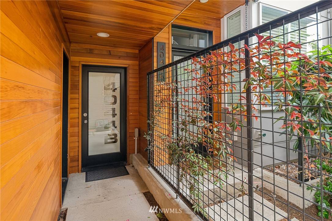 4044 California AVE SW #B, Seattle, WA 98116