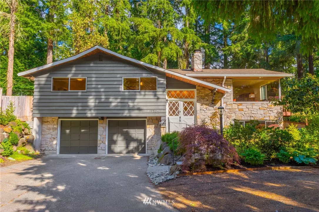 Lake Forest Park, WA 98155,19534 38th AVE NE