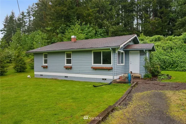 1229 Belmont RD, Raymond, WA 98577