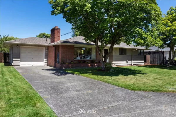 1821 W Stewart AVE, Puyallup, WA 98371