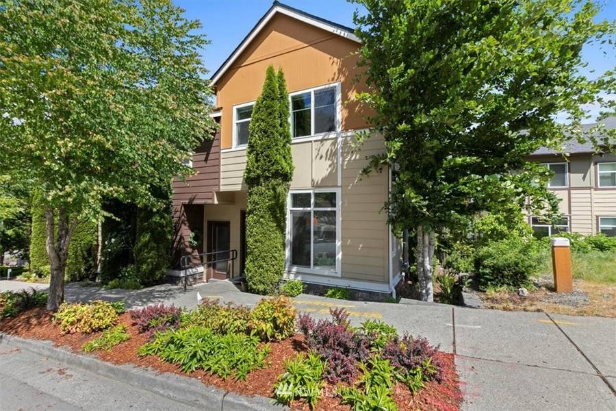 202 Shangri-la WAY NW, Issaquah, WA 98027