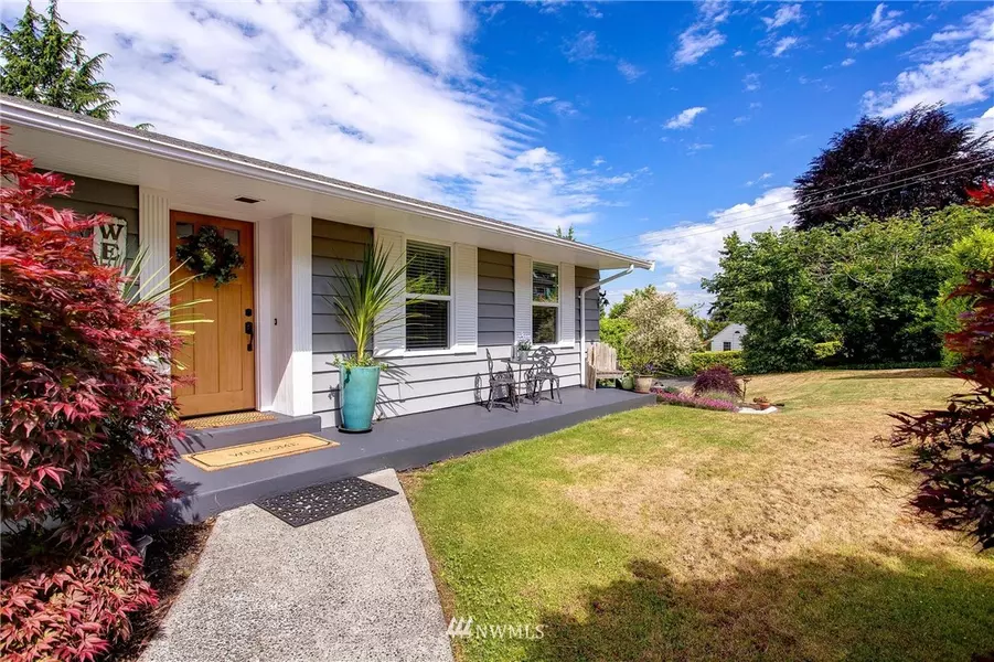 19106 Olympic View DR, Edmonds, WA 98020