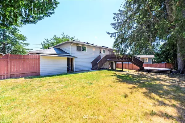 Lynnwood, WA 98036,2407 207th PL SW