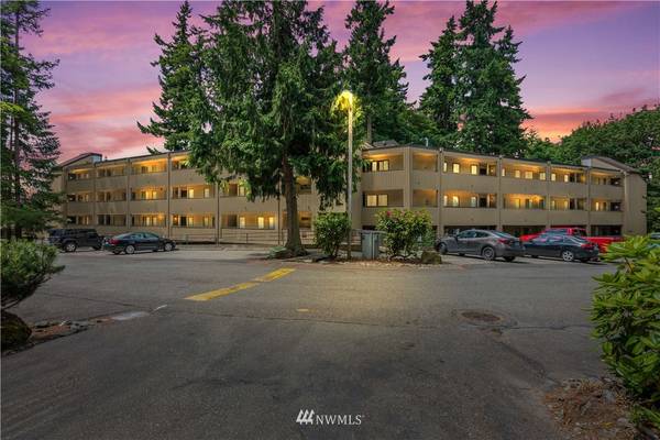 10819 NE 37th PL #103, Bellevue, WA 98004