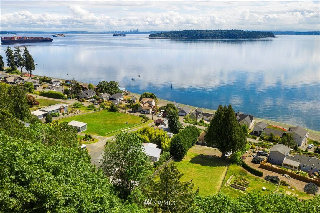 2076 Yukon Harbor RD SE, Port Orchard, WA 98366