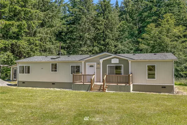 4251 Junco RD, Greenbank, WA 98253